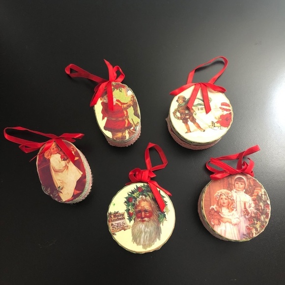 Vintage Christmas red round and oval box Ornaments - Picture 2 of 11